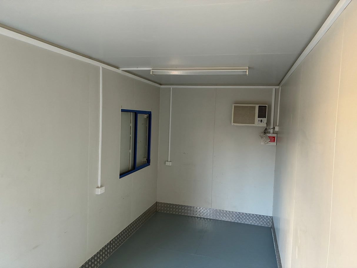 Special: Used 40ft High Cube Contractor Container
