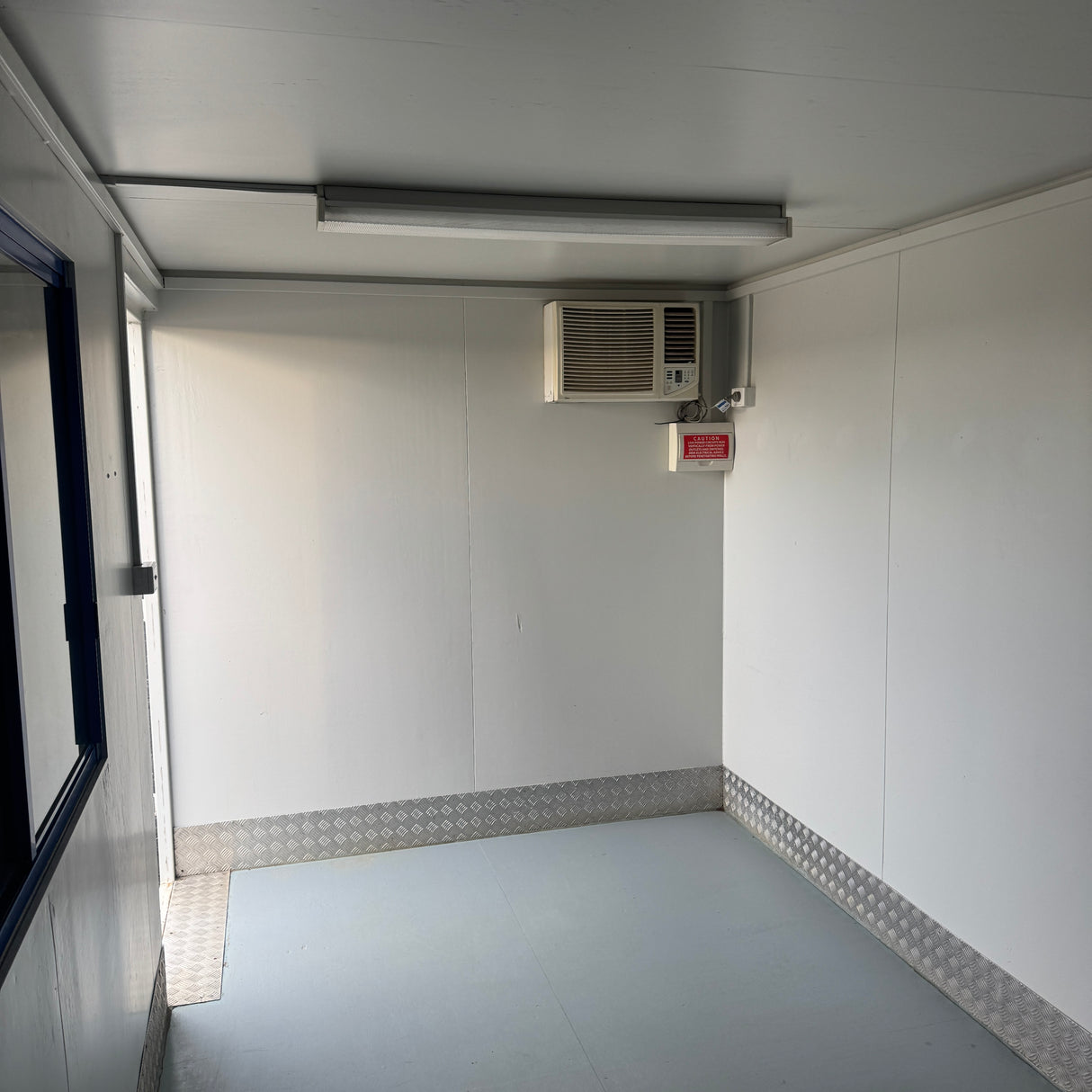 Special: Used 20ft Contractors Container (TBCU1221299)